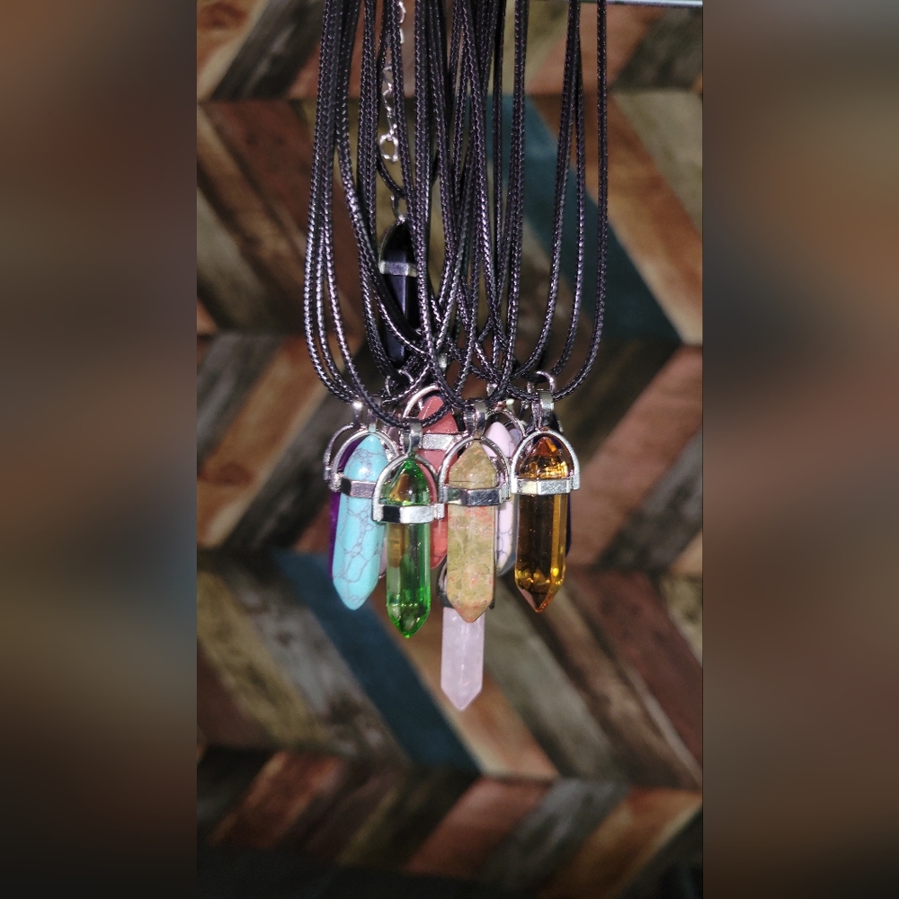 Crystal pendant necklace